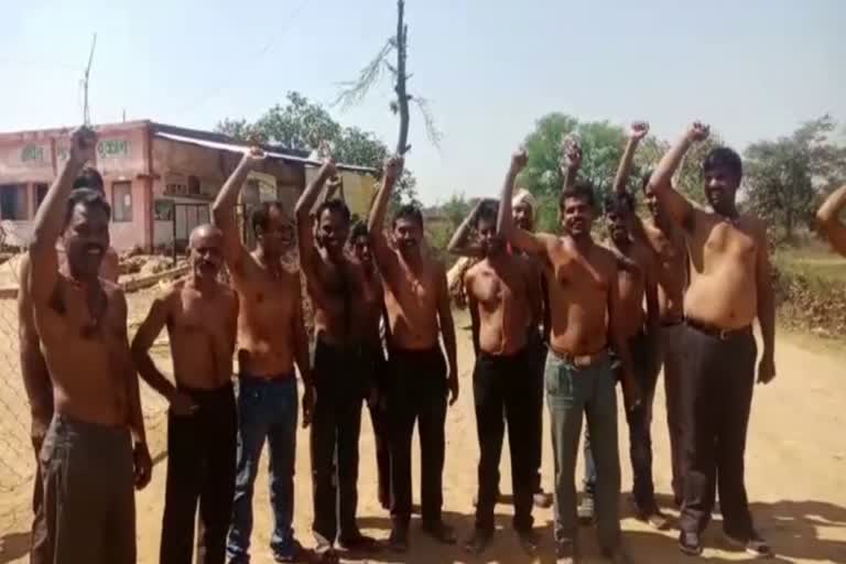 Farmers protest due to non sale of paddy  in Bilaspur