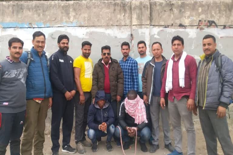 two nigerians arrested from delhi in chitta smuggling case