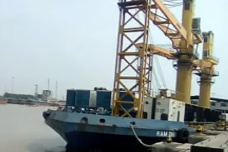 ship stranded in Dhamara port, Corona virus fear triggers tension among crew member