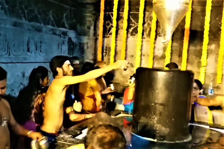 Maha Shivaratri celebrations at the Thousand Pillared Temple