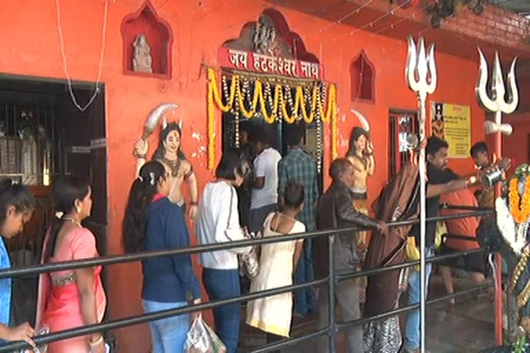 influx of devotees at Hatakeshwarnath temple at Mahashivaratri