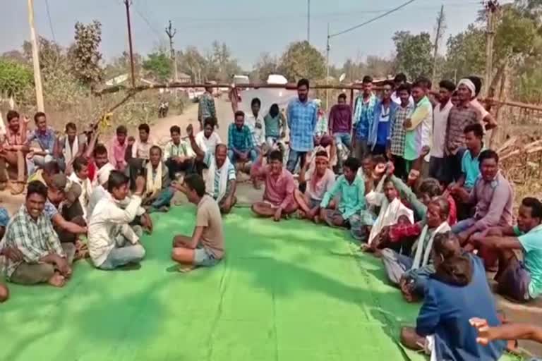 farmers blocked traffic