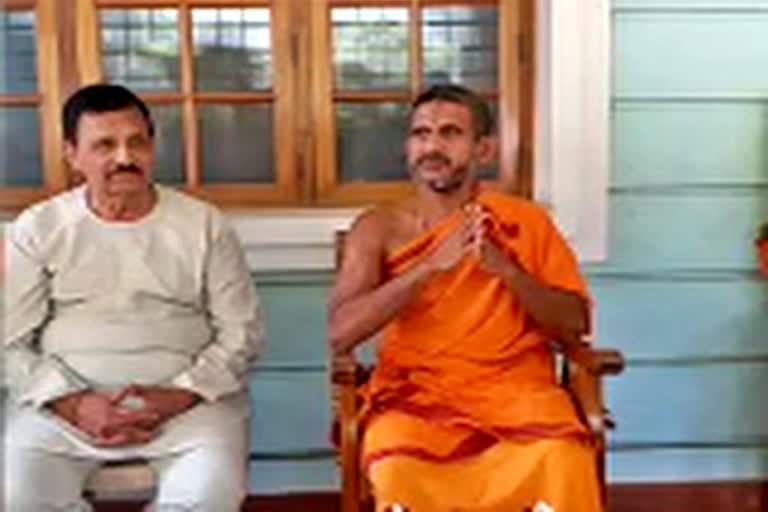 Vishwa prasanna teertha swamiji