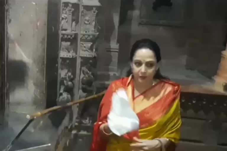 hema malini arrived govind dev temple