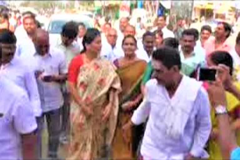 MP MALOTHU KAVITHA VISITED KURAVI VEERABHADRA SWAMY TEMPLE