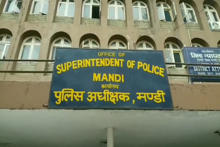 two police person suspended in mandi