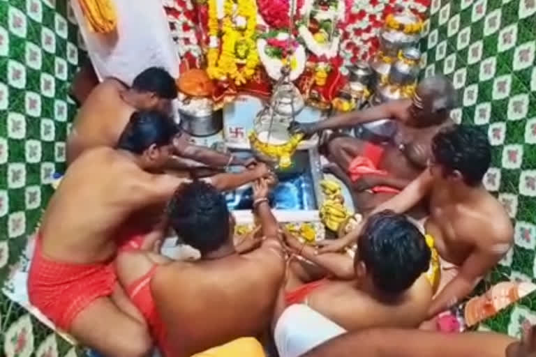 siddheshwar-pooja-by-gawali-community-in-latur