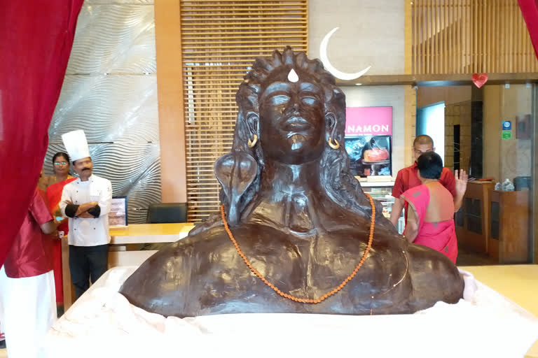 Statue of Adyogi in 40kg chocolate in front of Mahashivaratri