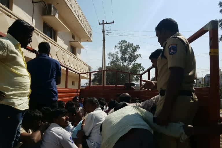 42 members arrested for betting in a house at kompalli in medchal district