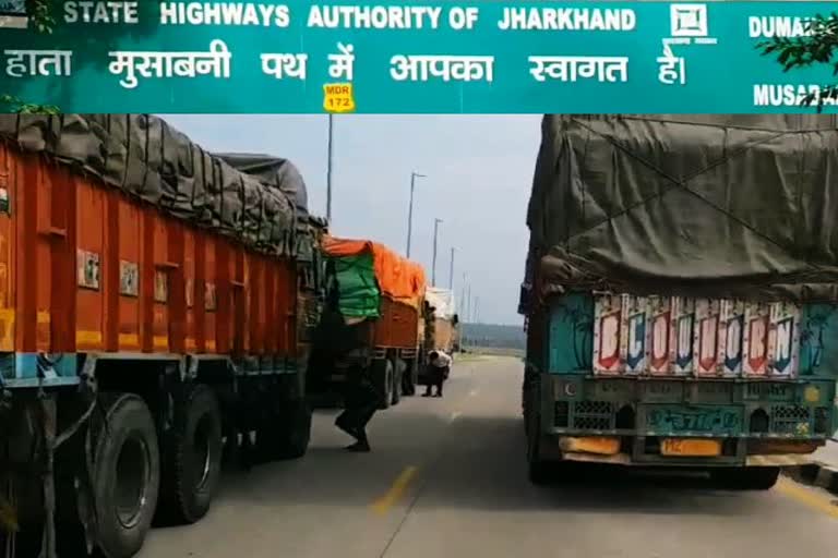 action against overloading vehicles in jamshedpur