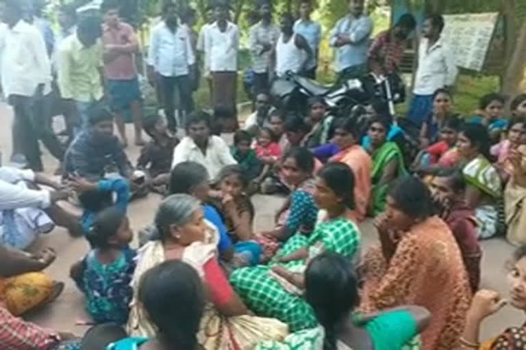 dharana infront of hospital about the death of mother and child