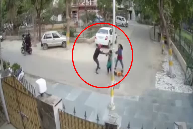 chain snatching incident