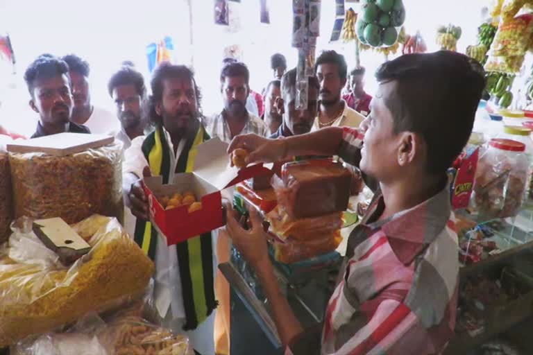 nagai-mukkulathor-pulipadai-members-thanked-tn-cm-and-gave-sweets-on-welcoming-protected-agri-zone