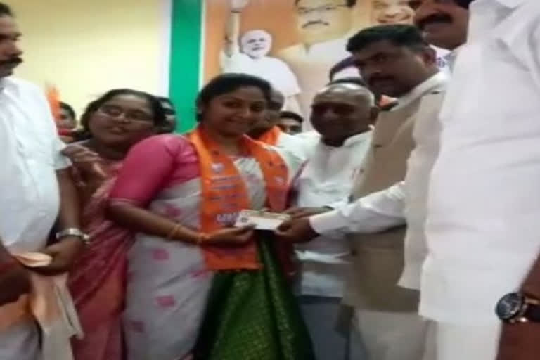 Slain forest brigand Veerappan's daughter joins BJP