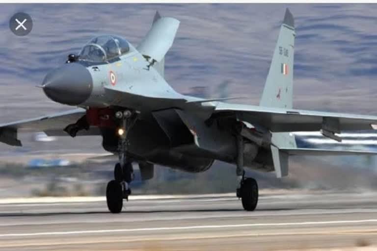 MiG-29K aircraft  മിഗ്‌-29കെ വിമാനം തകര്‍ന്നു MiG-29K aircraft crashes in Goa, pilot ejects safely  MiG-29K aircraft  MiG-29K aircraft crashes in Goa  പരിശീലനത്തിനിടെ ഇന്ത്യന്‍ നാവിക സേനയുടെ മിഗ്‌-29കെ യുദ്ധ വിമാനം തകര്‍ന്നു