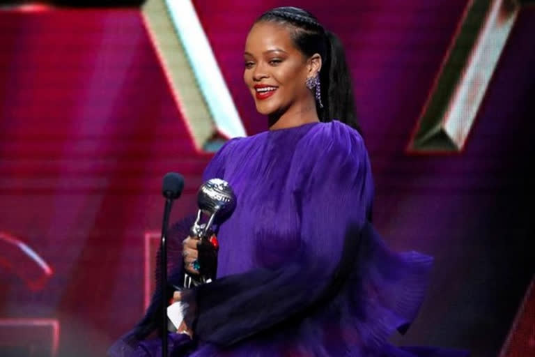 Rihanna gets standing ovation for inspiring speech at NAACP Image Awards