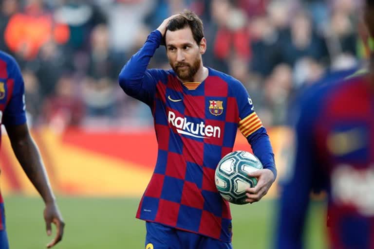 Messi became the first player to involve in 1000 goal contribution