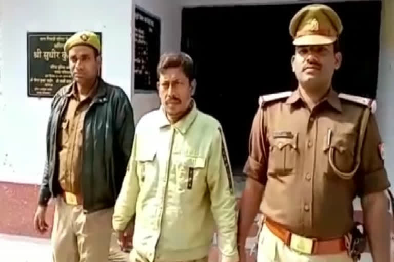 smuggler arrested with 33 lakh rupees liquor in ghaziabad