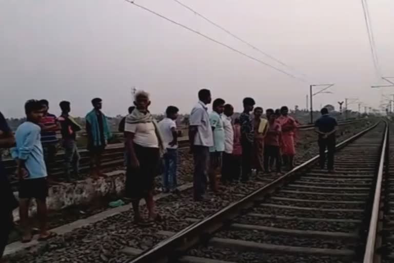 Youth death cutting into train in khordha