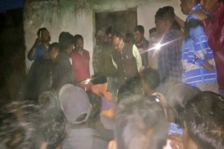 young man died after falling in a well in Chatra