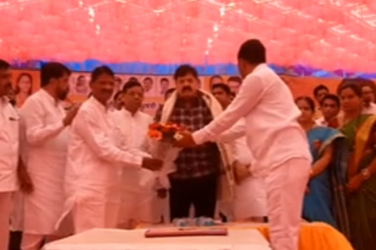 Minister Jitendra Awhad criticized Ganesh Naik