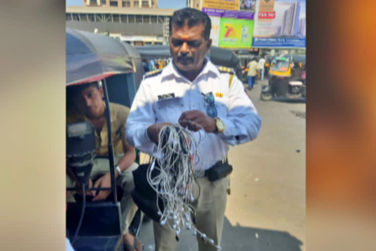 Traffic police Action on rickshaws drivers