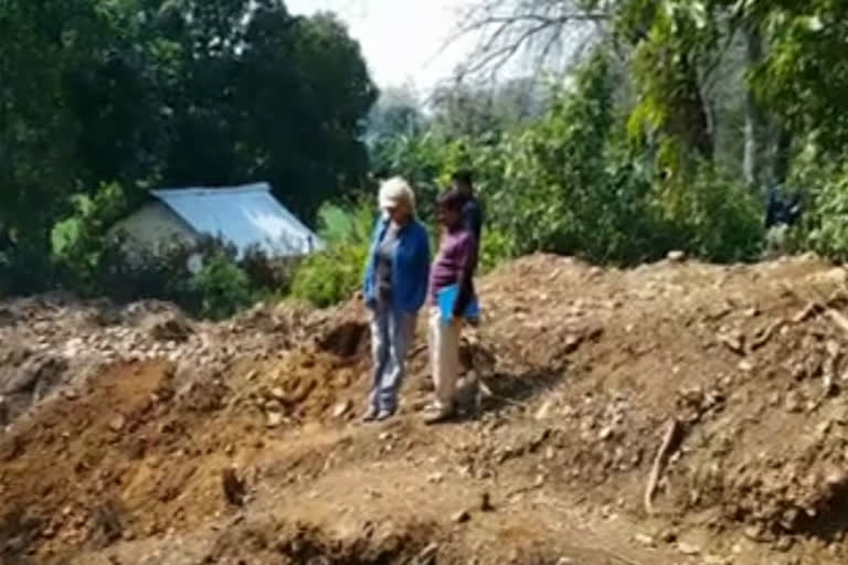 us-woman-scientist-tina-nymi-reached-nandpur-village