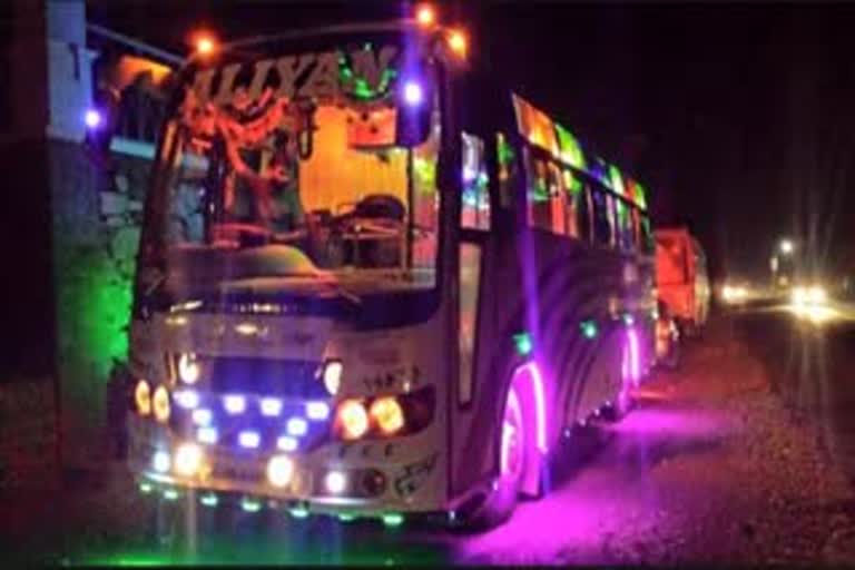 tourist bus color code  tourist bus  ടൂറിസ്‌റ്റ് ബസ്  കേരള ഗതാഗത വകുപ്പ് വാര്‍ത്തകള്‍