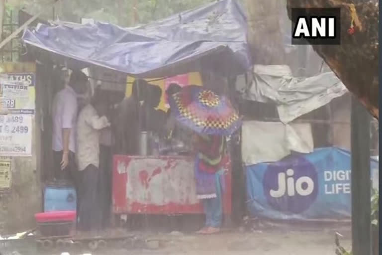 Heavy rain lashes Bhubaneswar  ഒഡിഷയില്‍ കനത്ത മഴ  latest odisha