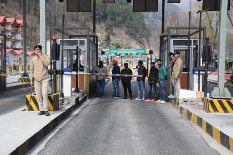 protest on kullu manali NH