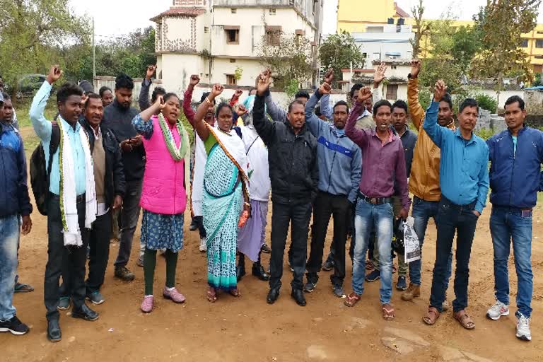 Displaced villagers announce to stop work of Echa Dam on 16 March in chaibasa