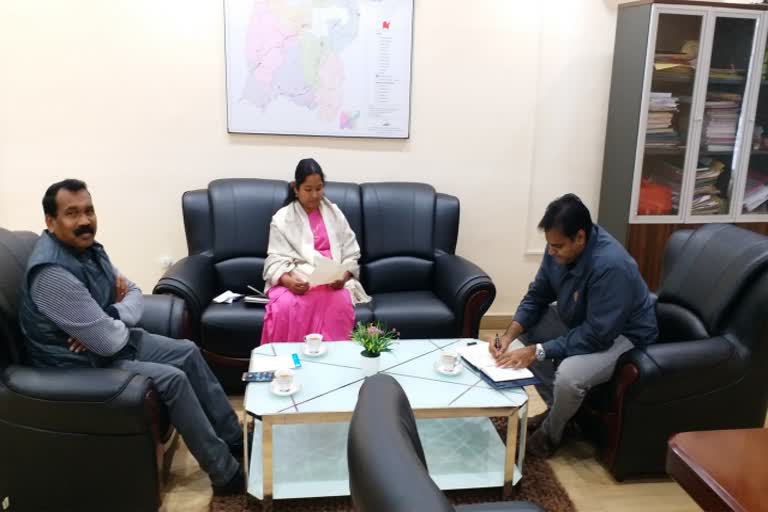 MP Geeta Koda met West singhbhum DC