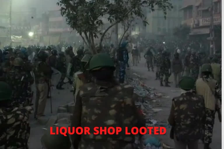 Liquor shop looted in Delhi's Chand Bagh during violence