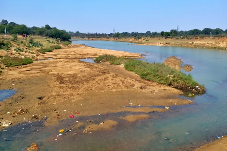 Water crisis deepens in Indravati river in bastar