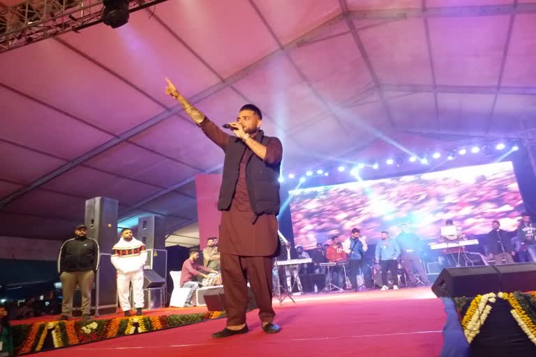 Karan Aujla in fifth cultural evening of Mandi Shivratri