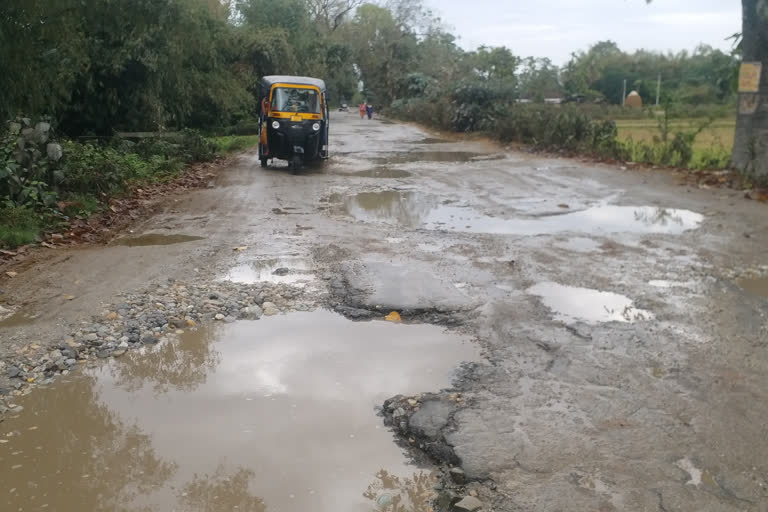 চিৰাং জিলাৰ ভাৰত-ভূটান সংযোগী 127 চি ৰাষ্ট্ৰীয় ঘাই পথৰ দুৰৱস্থা