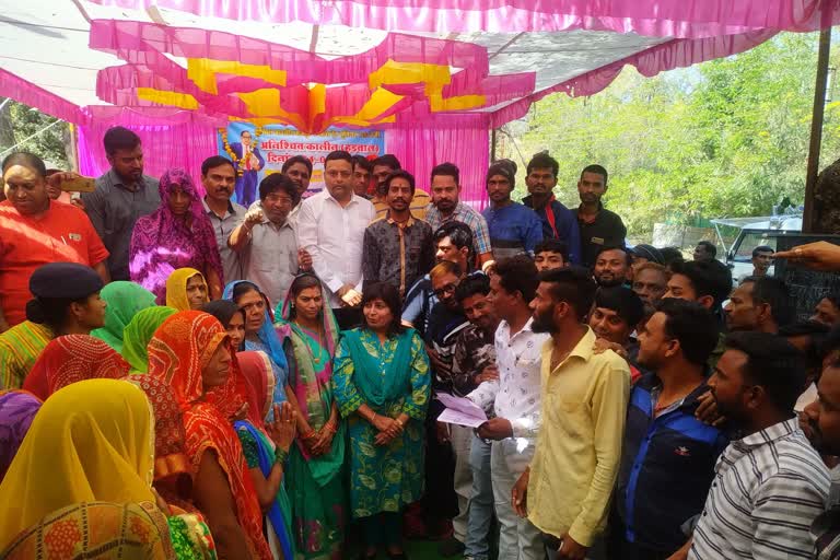 safai-workers-end-strike-after-assurance-of-minister-vijayalakshmi-sadhoo-in-khargone