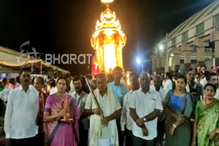 Minister Maduswamy offered Special Prayer