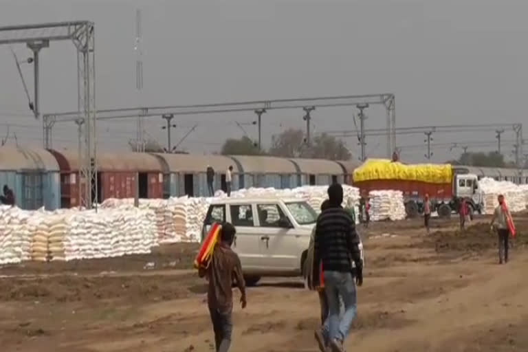 Urea rack installed at Bargawan railway station