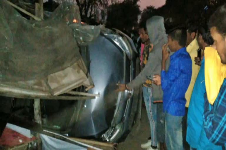 High speed car entered in a shop in Mohra village of Rajnandgaon