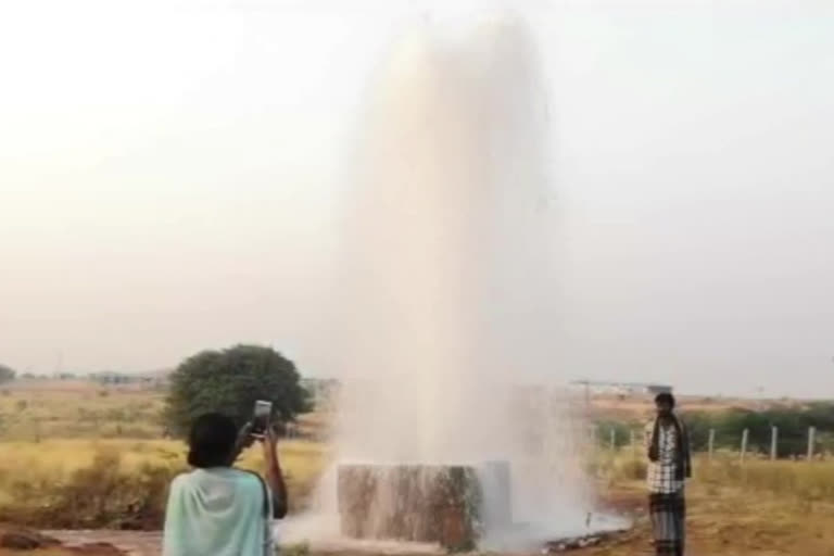 srp pipe leakage looks like a fountain at kalyandurgam at ananthapuram