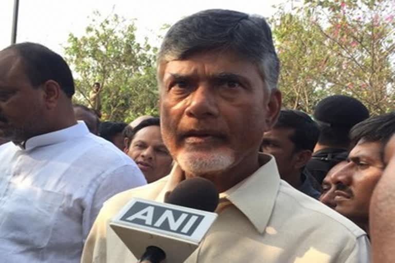 YSRCP workers attacked Chandrababu Naidu in Visakhapatnam airport