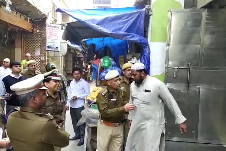 Delhi Police Alert Regarding Namaaz and Talking with the Imam of the mosque