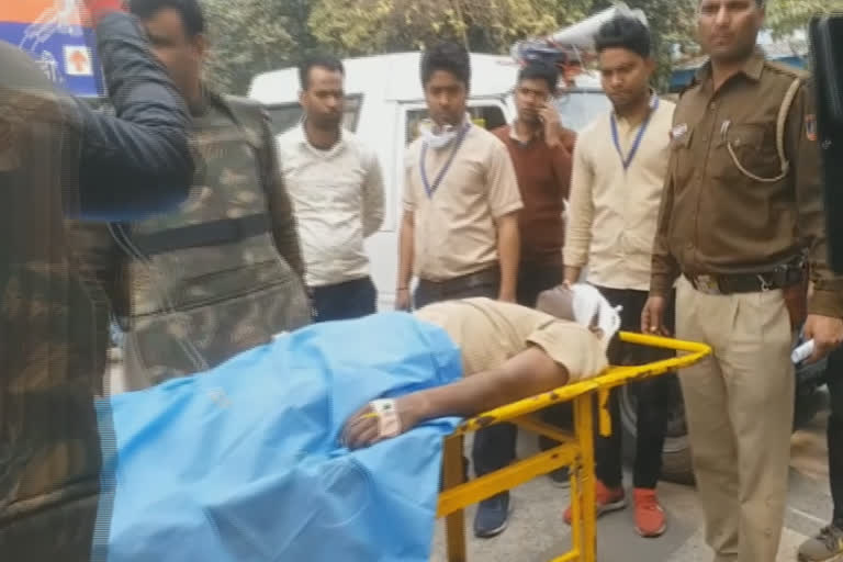 policemen donate 3000 unit blood to injured in delhi violence at gtb hospital