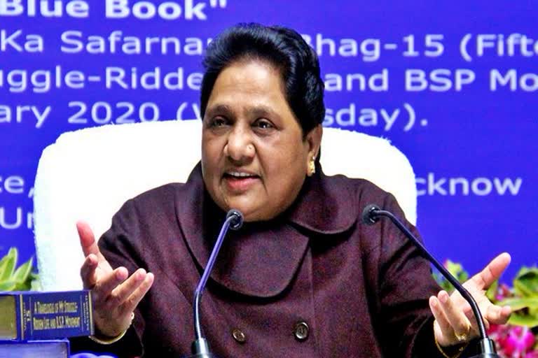 Mayawati seeks judicial probe into Delhi clashes