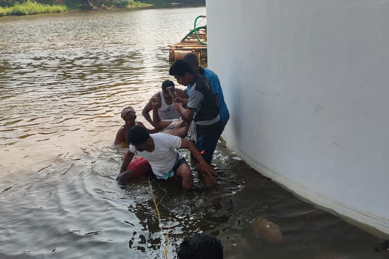 Death  ഡാം  കൊണ്ടോട്ടി  തൃശ്ശൂർ  ഇല്ലിക്കല്‍ഡാം  അഗ്നിശമനാസേന  dam  under repair