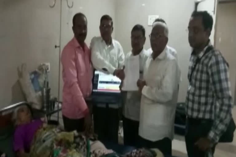 Elderly woman in Maharashtra receives loan-waiver in hospital