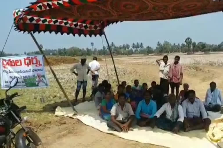 FARMERS PROTEST IN DENDULOOR