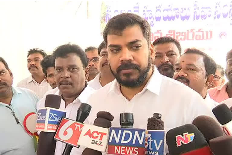 minister anilkumar yadav criticize chandrababu