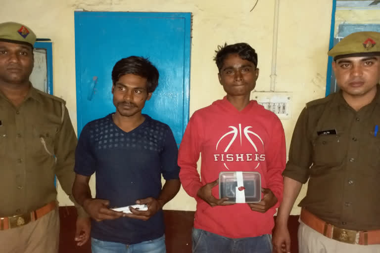 crooks arrested in theft and snatching case by noida sector-20 police